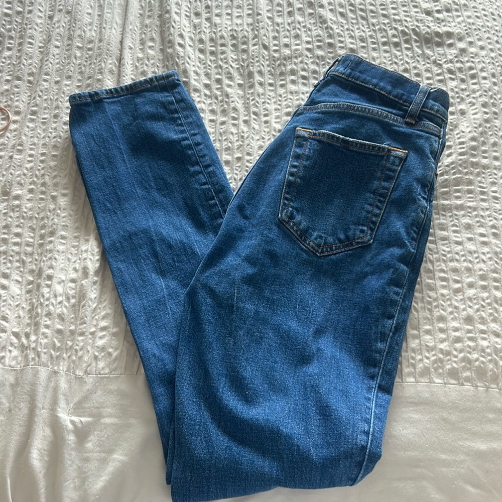 Abercrombie 90’s straight slim straight. Ultra high rise. Size 4